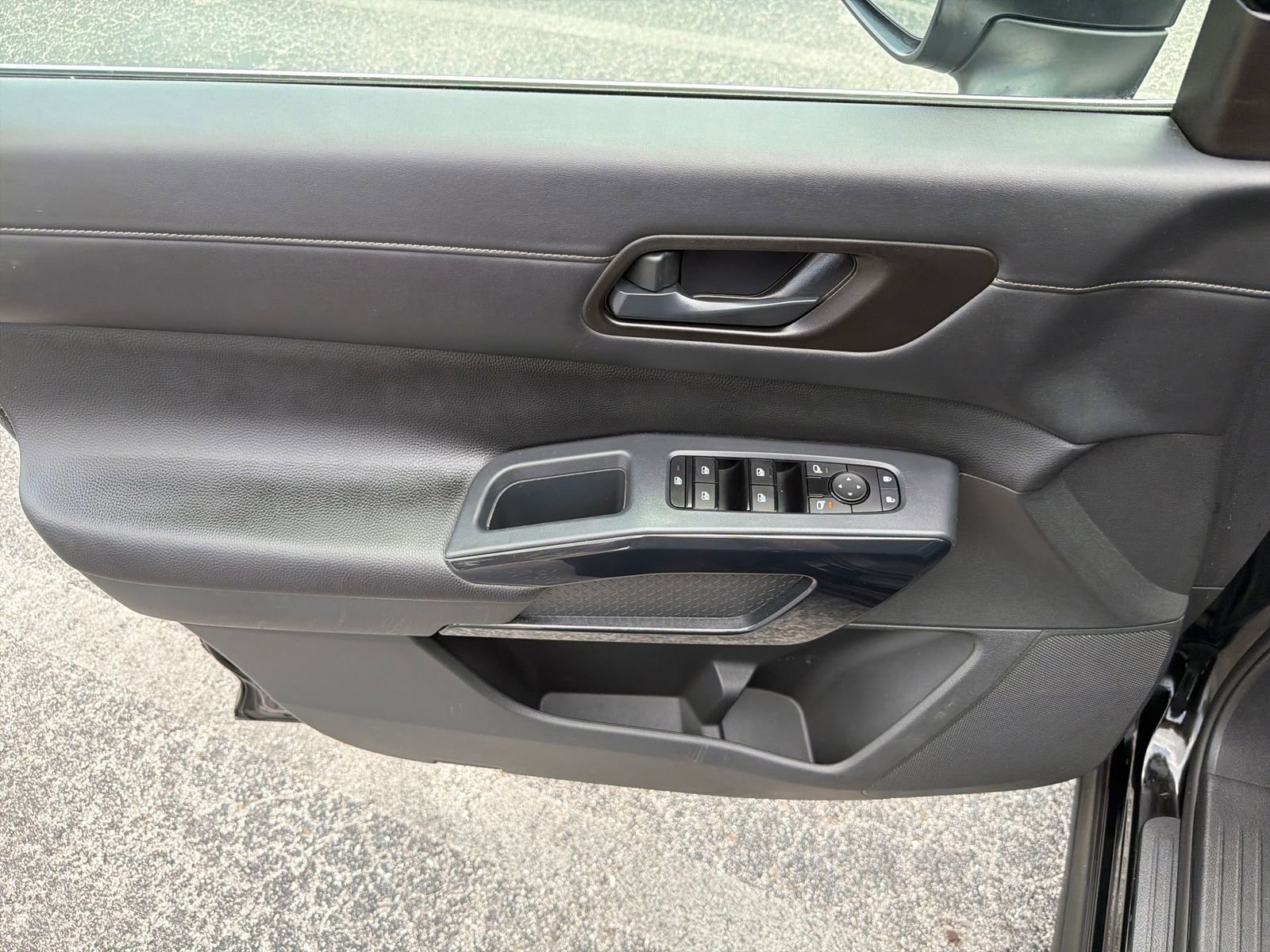 Certified 2024 Nissan Pathfinder SV AWD/4WD image 17