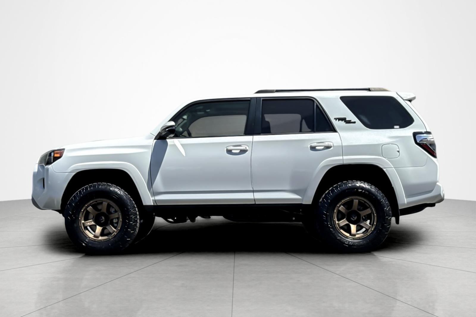 Certified 2023 Toyota 4Runner TRD Off-Road Premium w/ Moonroof Package AWD/4WD image 2