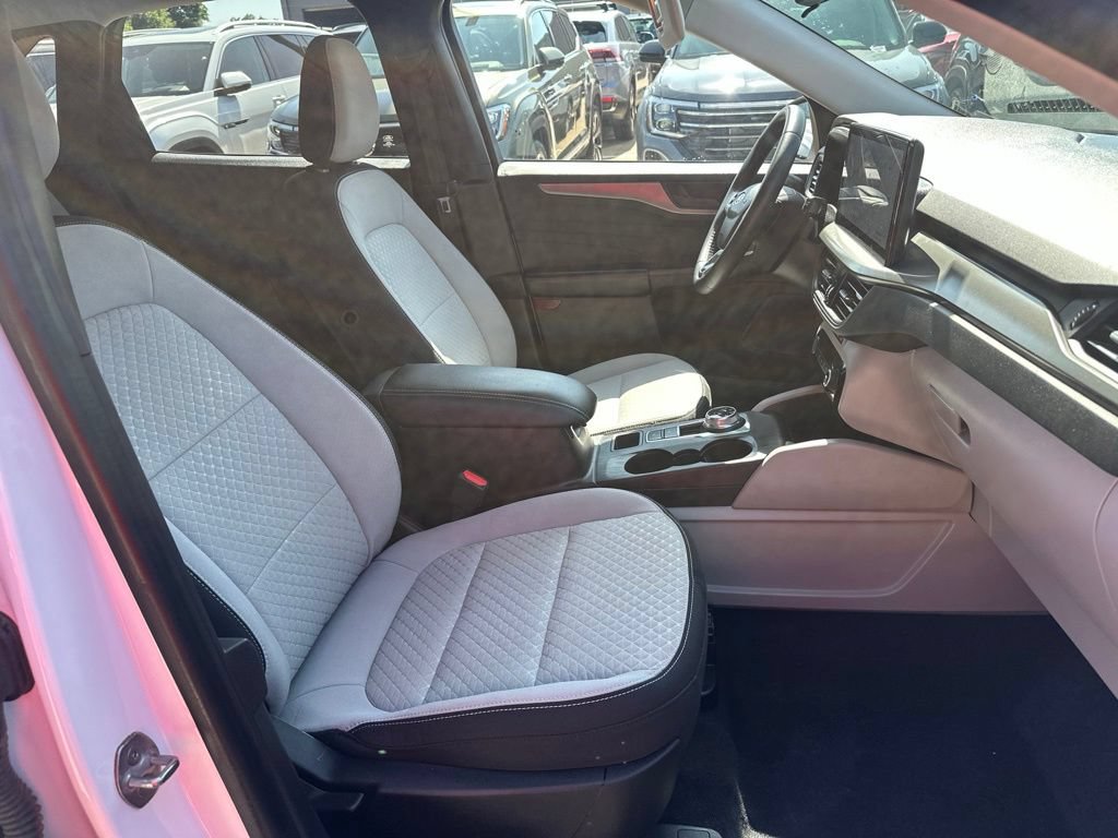Used 2023 Ford Escape Active w/ Tech Pack #1 FWD image 18