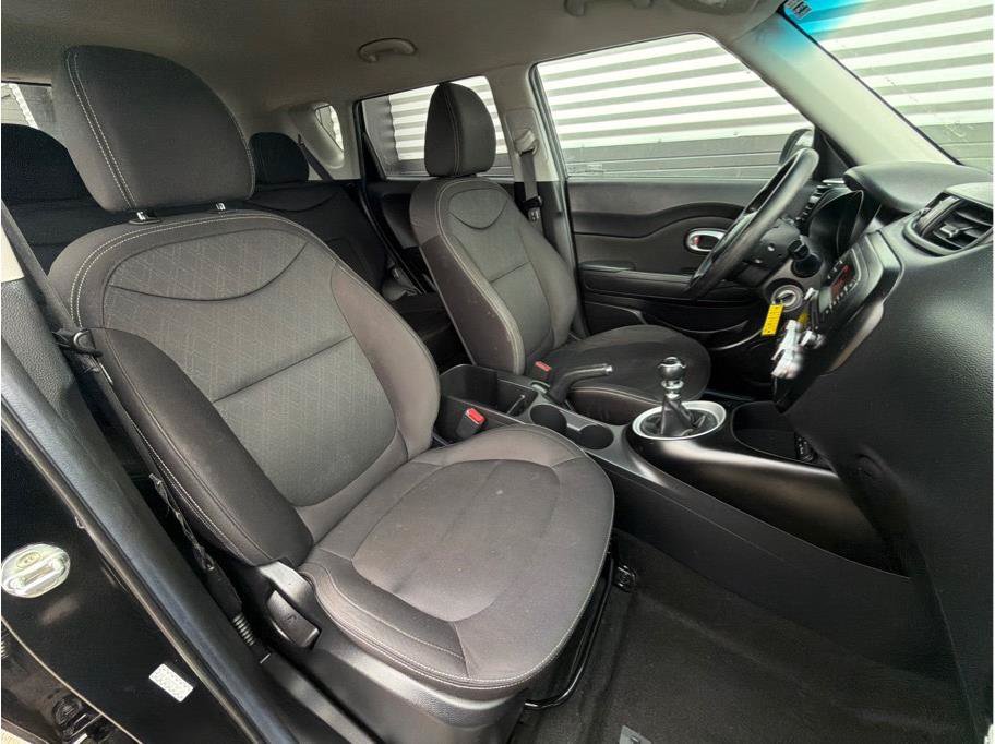 Used 2016 Kia Soul FWD image 4