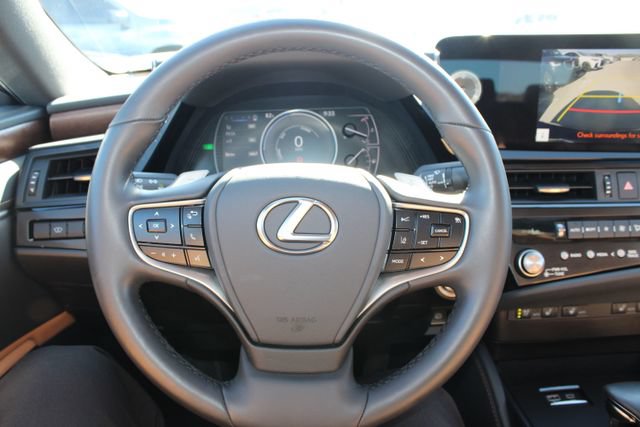 Certified 2025 Lexus ES 300h w/ Premium Package FWD image 16