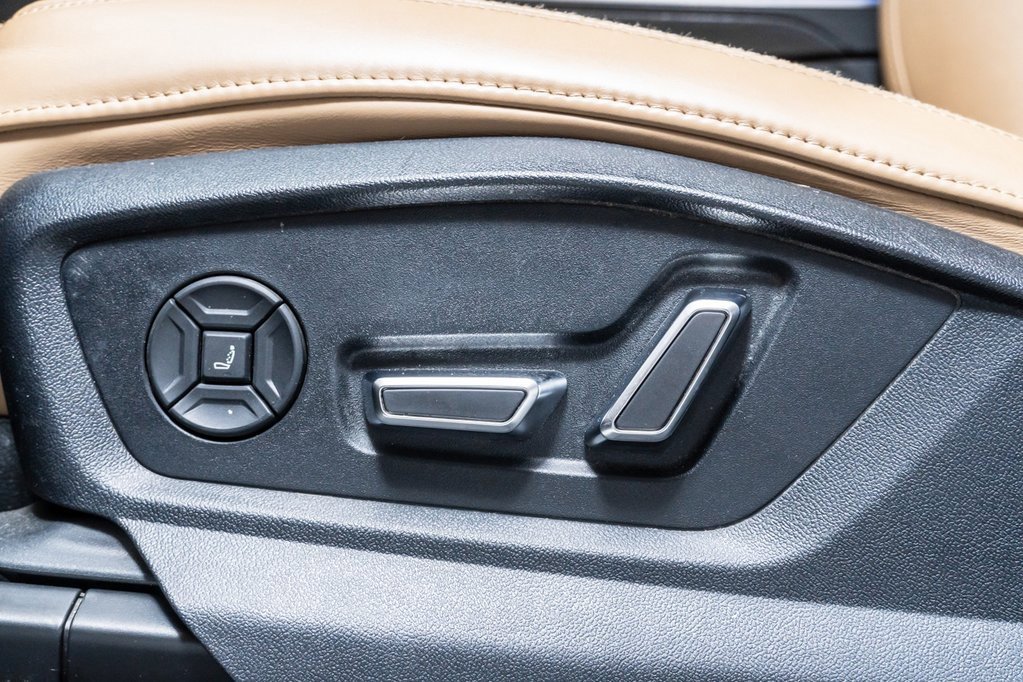 Used 2020 Audi Q8 Prestige w/ Prestige Package image 27