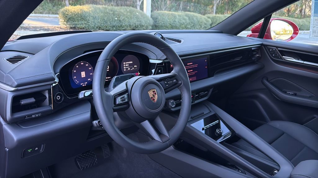 New 2026 Porsche Macan 4 Electric image 4