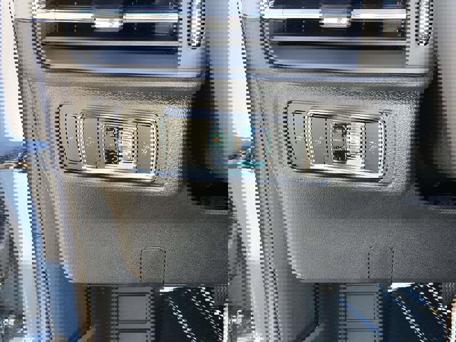 New 2026 Lincoln Corsair Premiere image 29