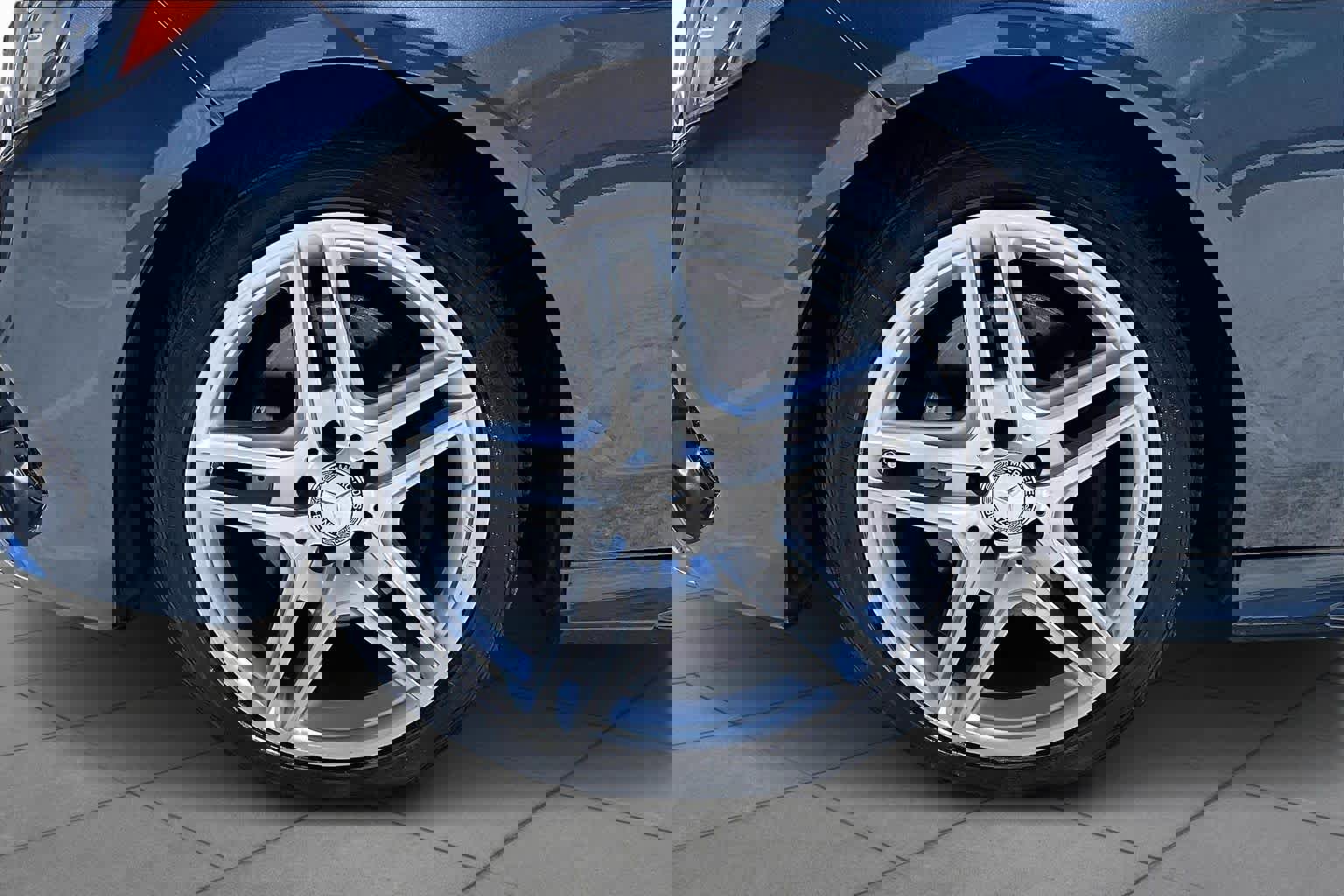 Used 2014 Mercedes-Benz E 350 4MATIC Sedan image 11