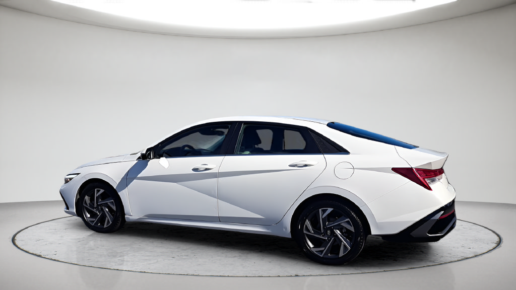Used 2024 Hyundai Elantra Limited FWD image 10