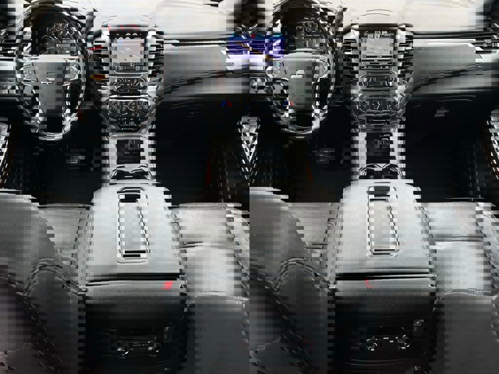 Used 2019 Chevrolet Suburban LT image 7