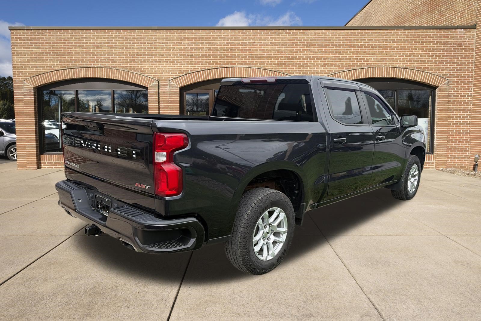 Used 2022 Chevrolet Silverado 1500 RST w/ Z71 Off-Road Package AWD/4WD image 3