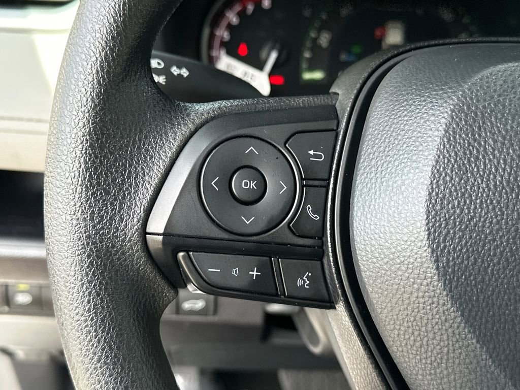 Used 2025 Toyota RAV4 XLE w/ Convenience Package image 27