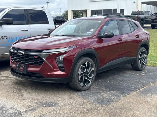 Used 2025 Chevrolet Trax RS w/ Driver Confidence Package image 3