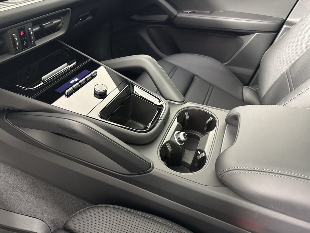 New 2026 Porsche Cayenne Coupe AWD/4WD image 31