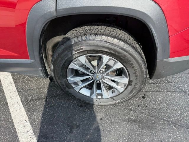 Used 2025 Chevrolet Equinox LT w/ Safety and Technology Package image 11