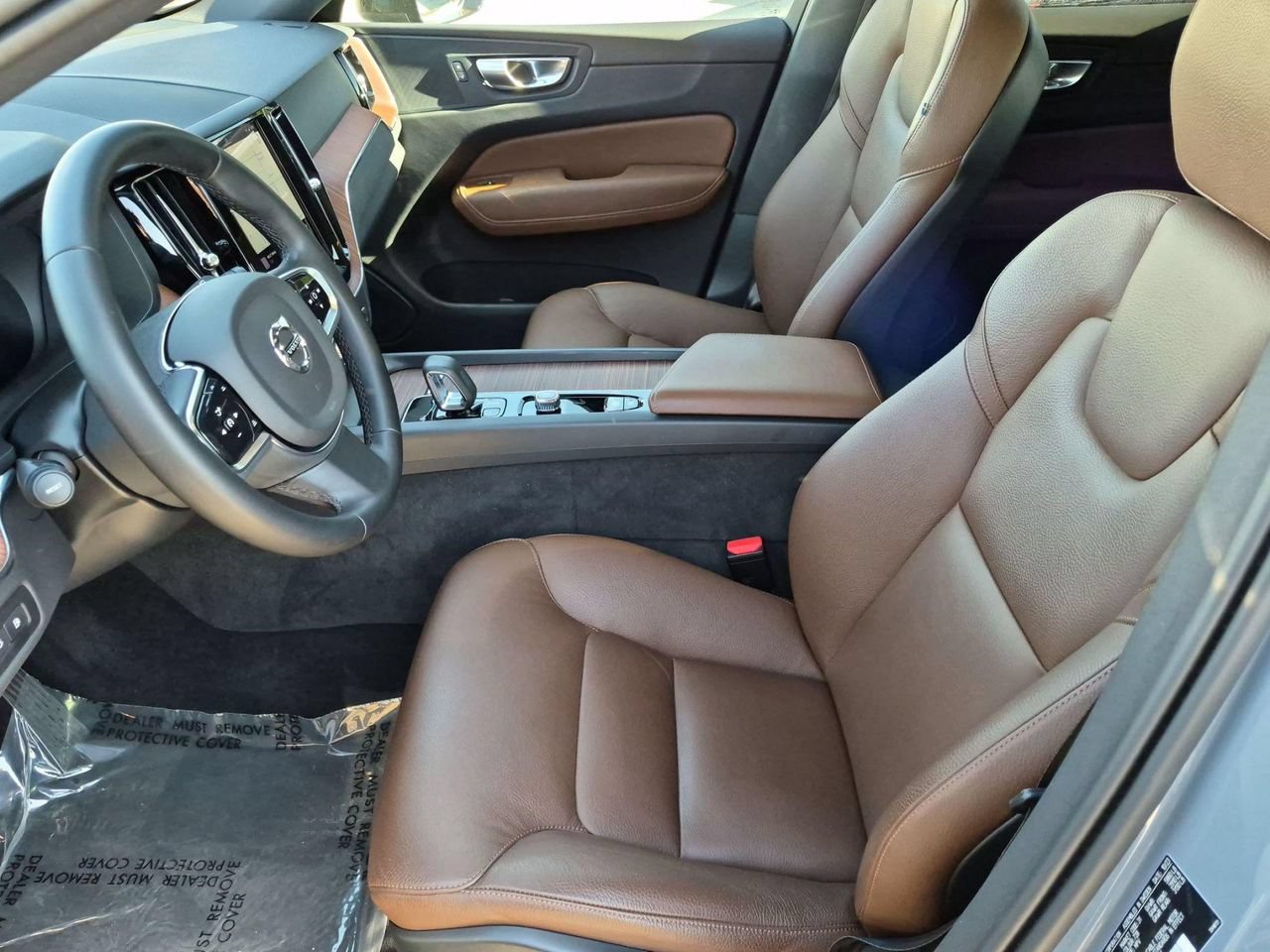 Certified 2024 Volvo XC60 T8 Plus AWD/4WD image 21