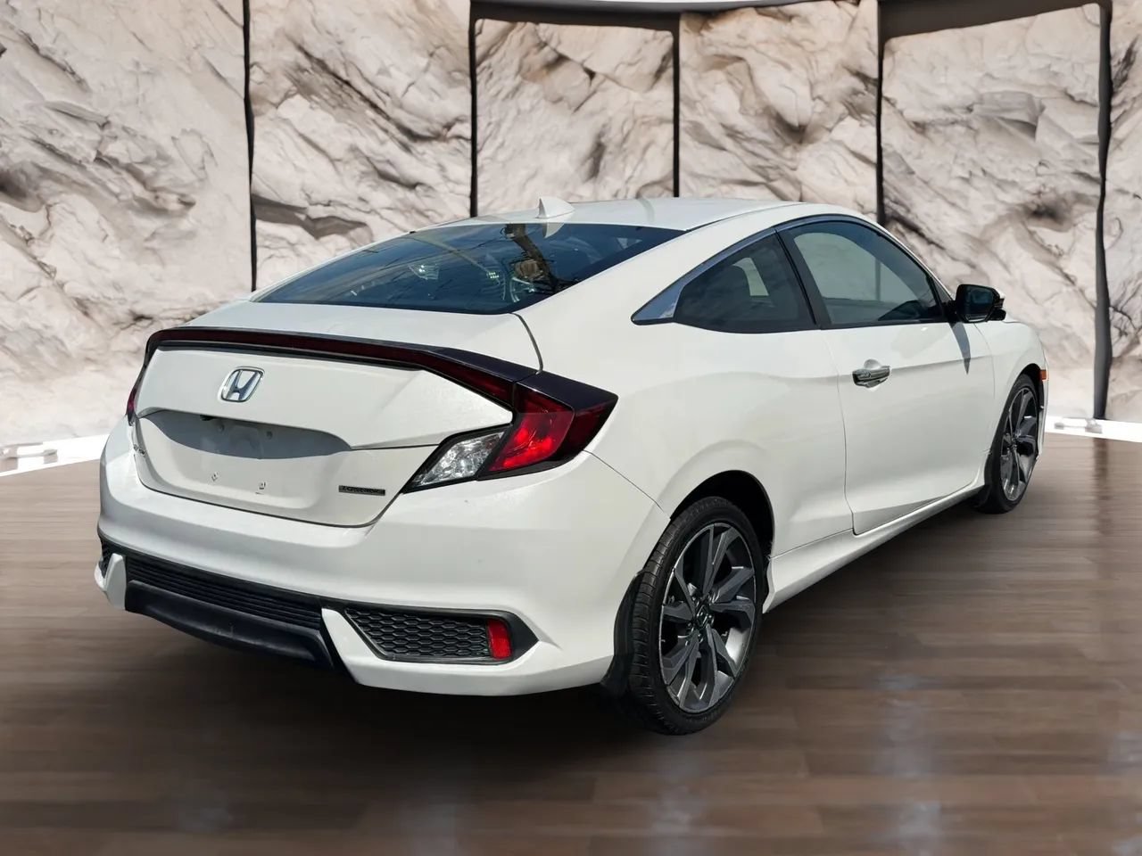 Used 2019 Honda Civic Touring image 7