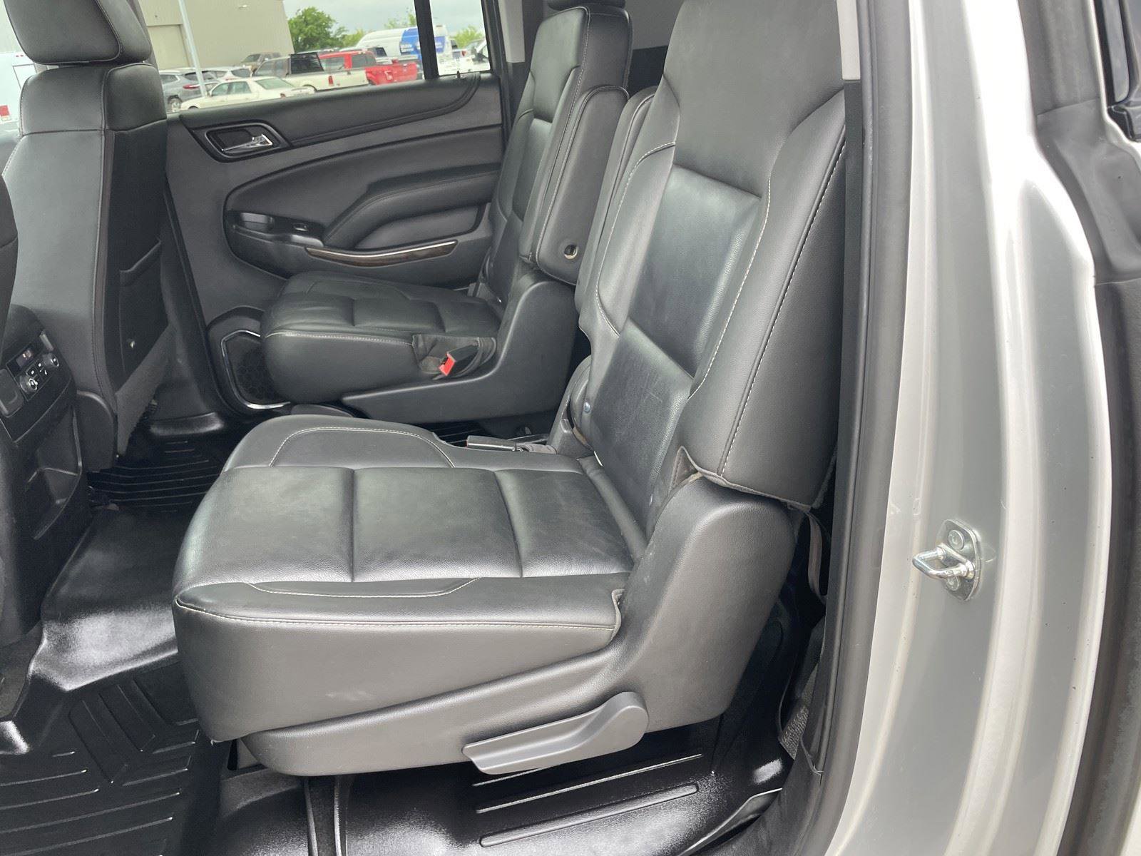 Used 2018 Chevrolet Suburban LT w/ Luxury Package RWD image 22