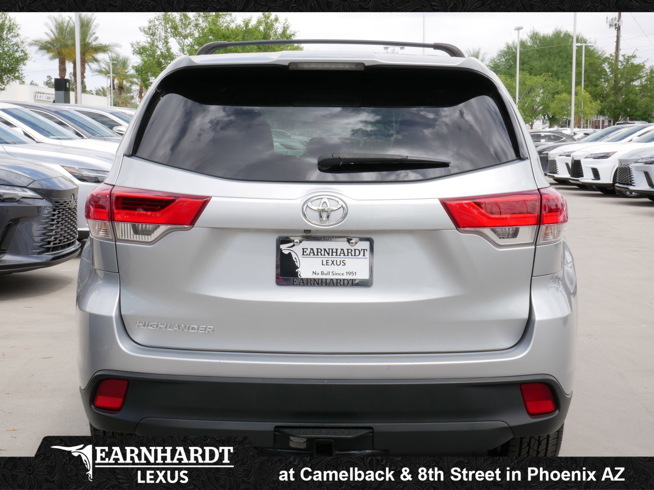 Used 2017 Toyota Highlander LE image 7