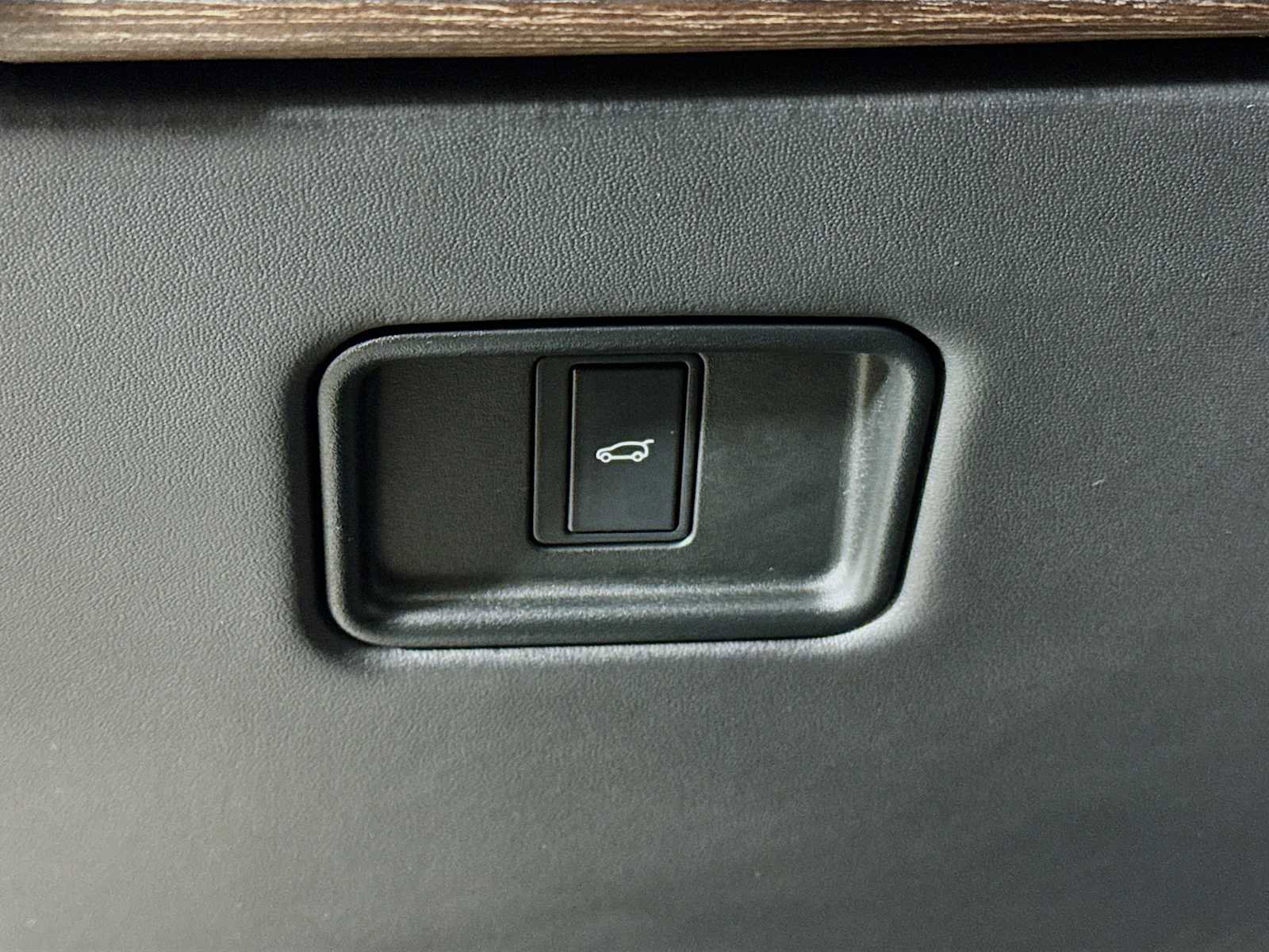 Used 2024 Land Rover Range Rover SE image 10