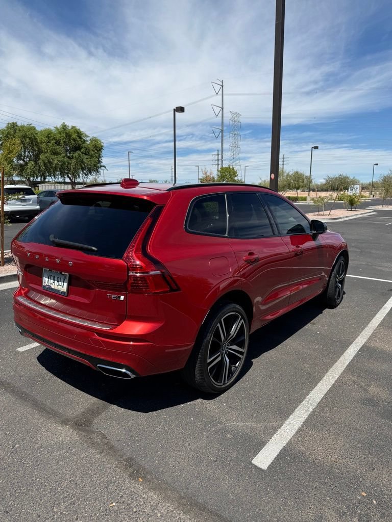 Used 2021 Volvo XC60 T5 R-Design w/ Protection Package Premier AWD/4WD image 4