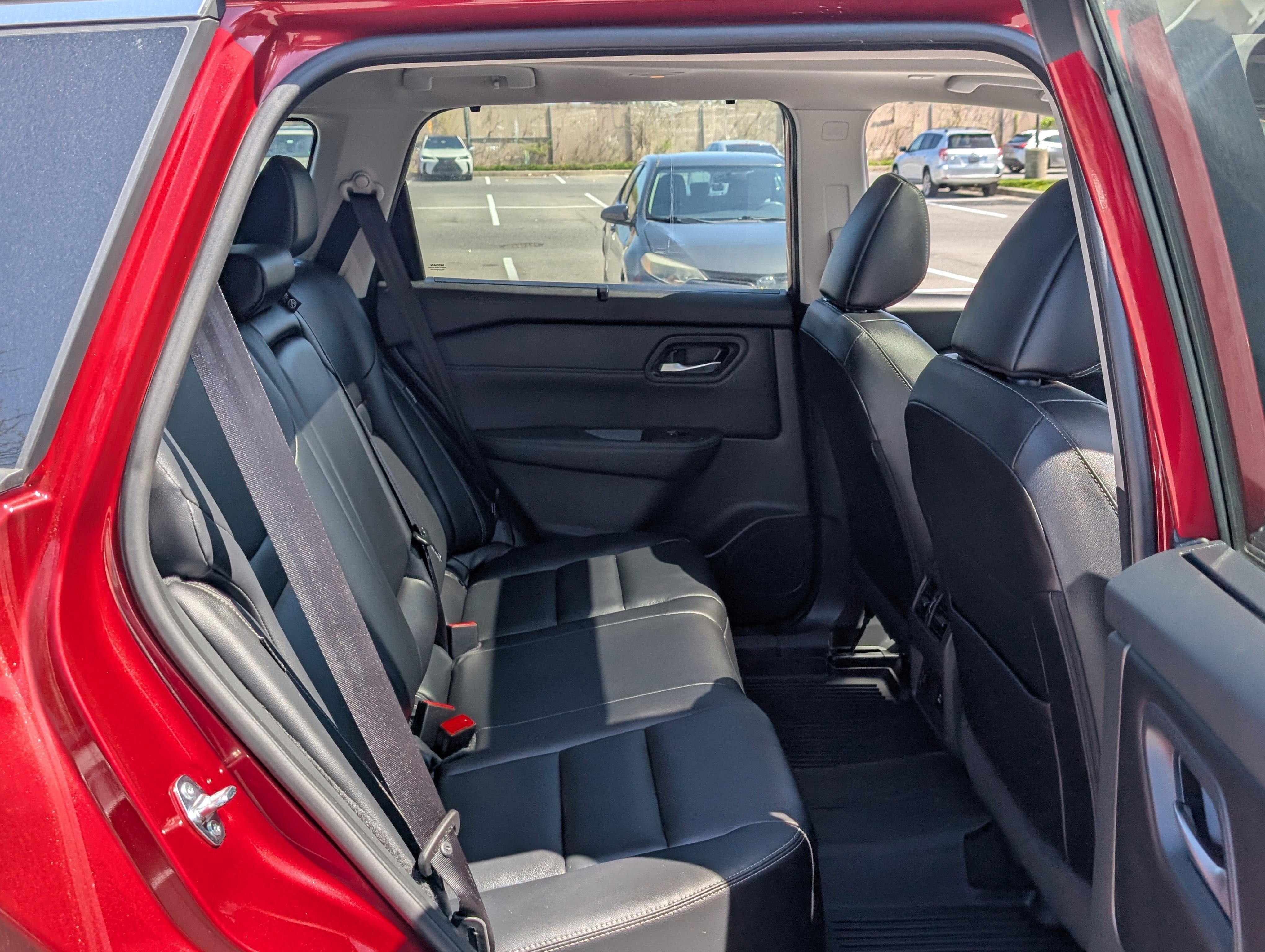 Used 2024 Nissan Rogue SL w/ SL Premium Package image 11