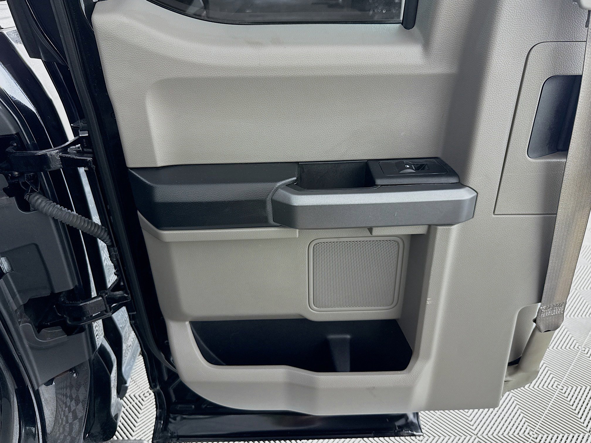 Used 2018 Ford F150 XLT w/ Equipment Group 301A Mid image 23