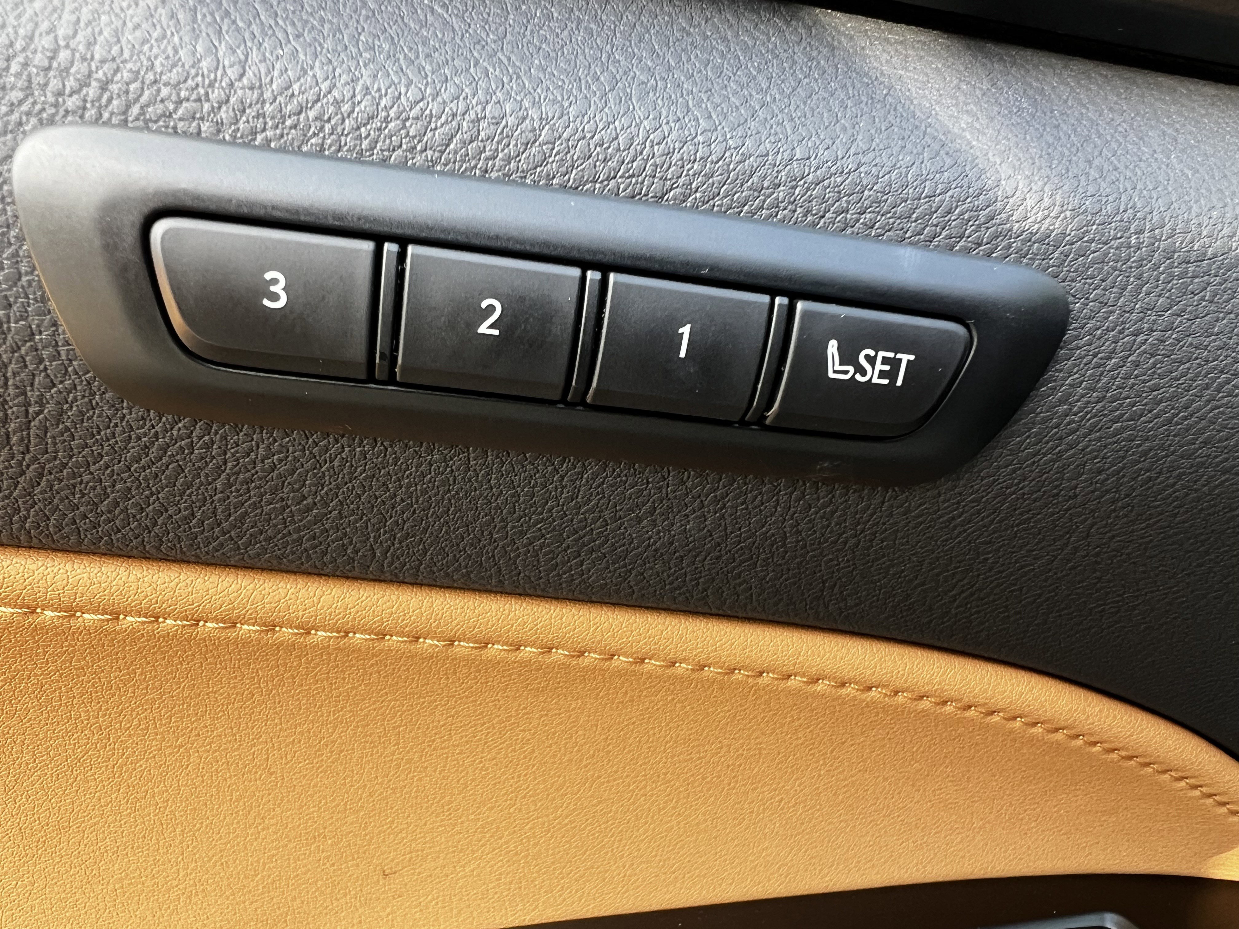Used 2025 Lexus NX 250 FWD w/ Towing Package (2000 Lbs) image 13