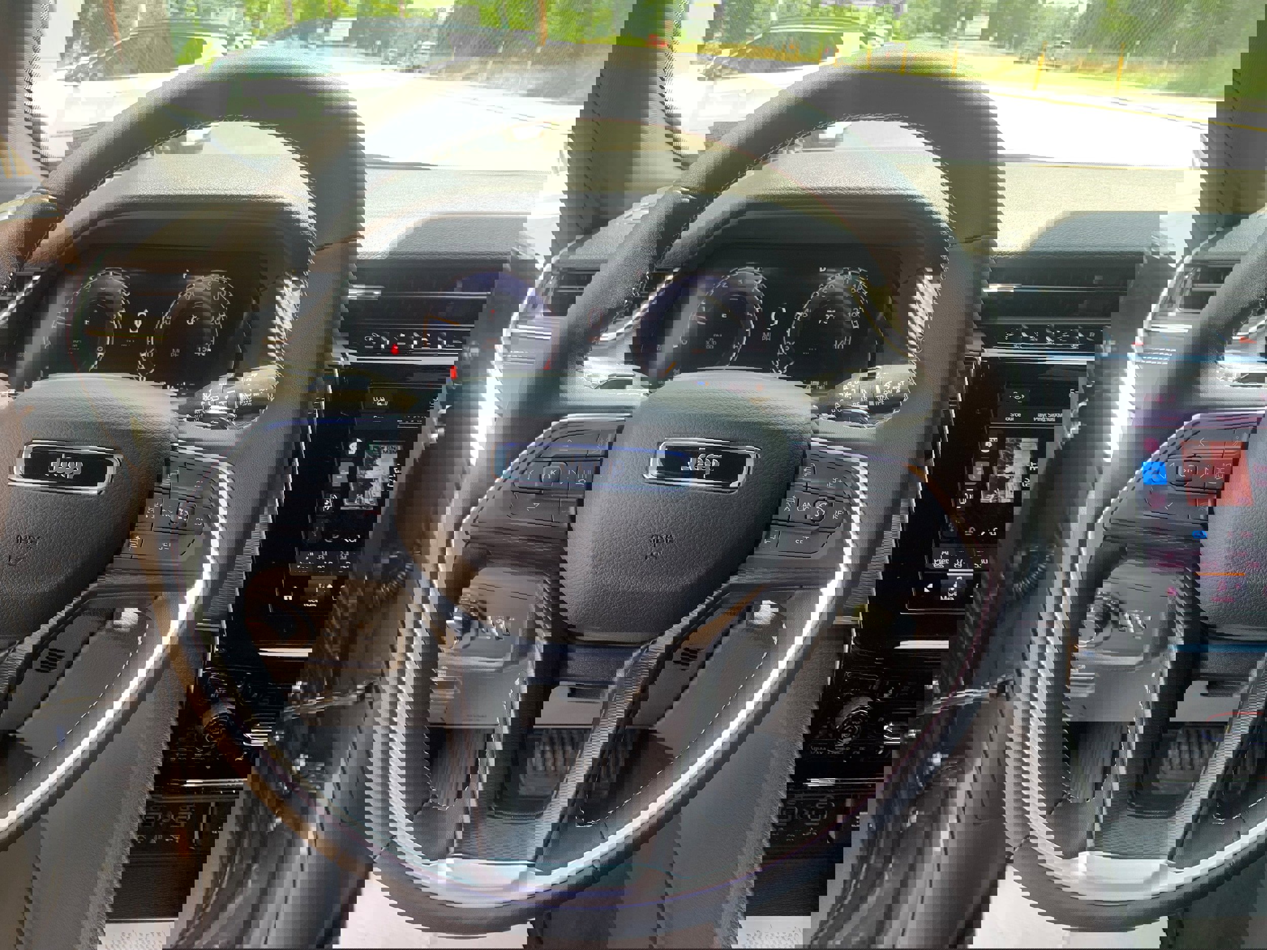 New 2025 Jeep Grand Cherokee L Laredo w/ Luxury Tech Group I image 34