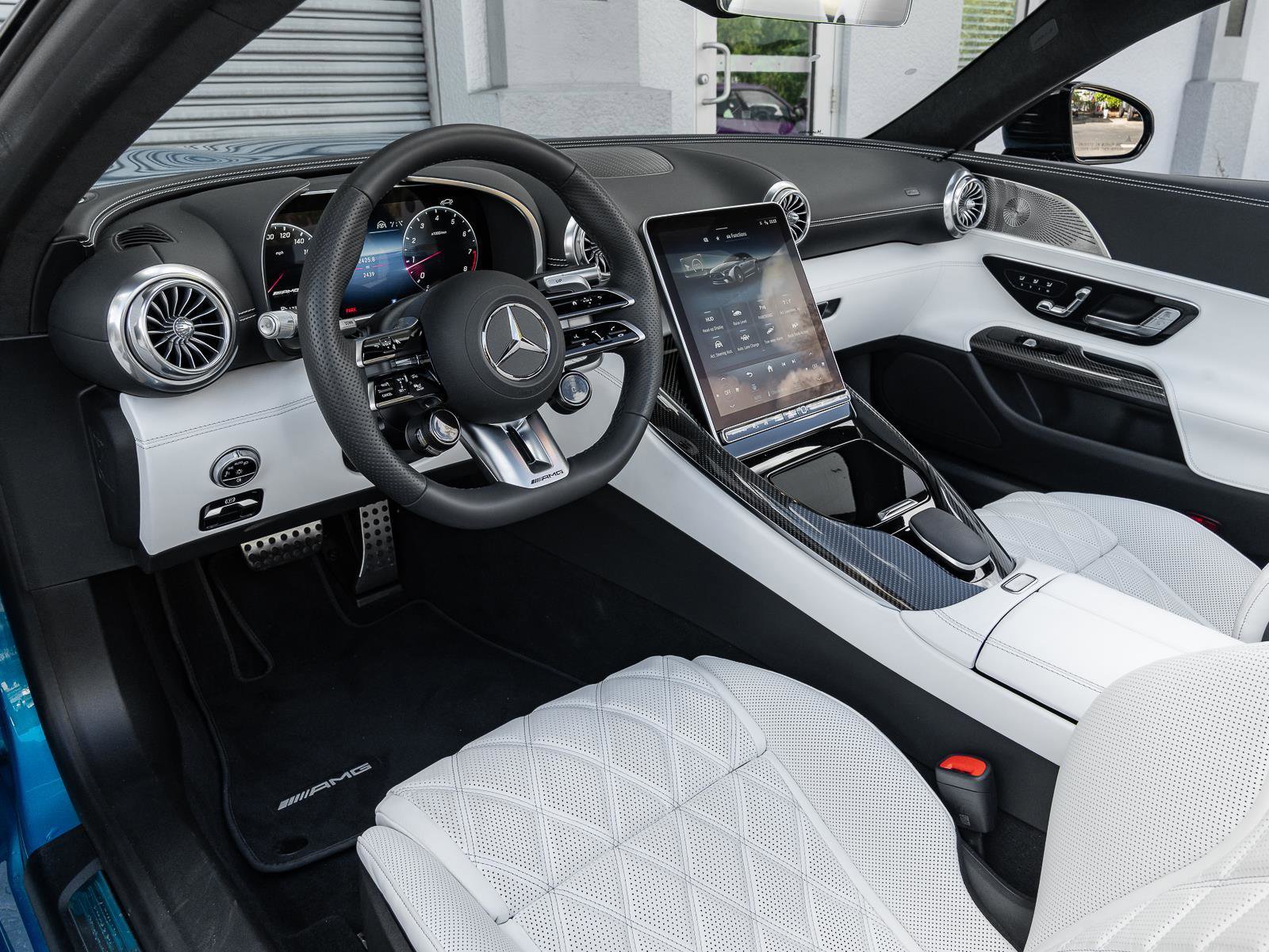 Used 2024 Mercedes-Benz SL 63 AMG 4MATIC image 6