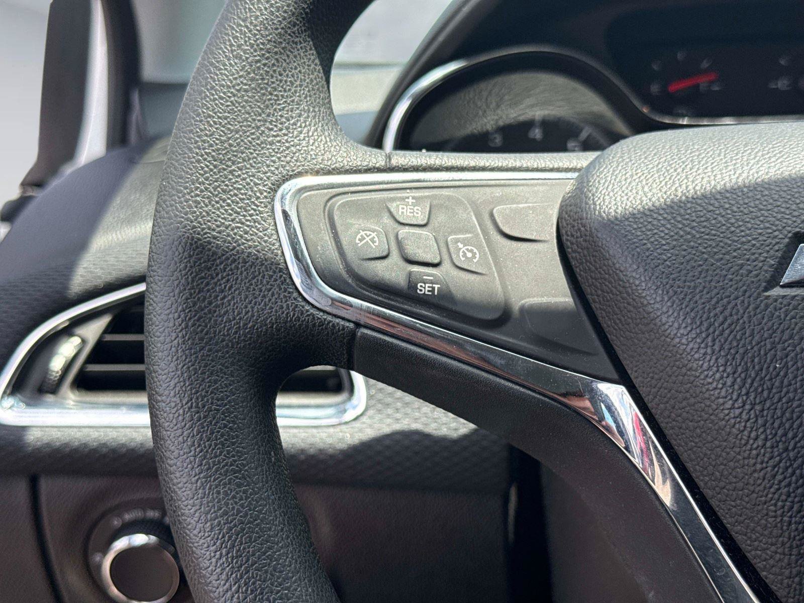 Used 2019 Chevrolet Cruze LT FWD image 28