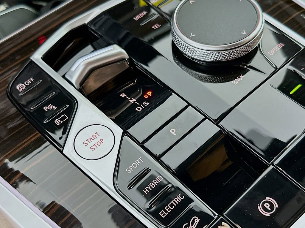 New 2026 BMW X5 xDrive50e w/ M Sport Package image 21