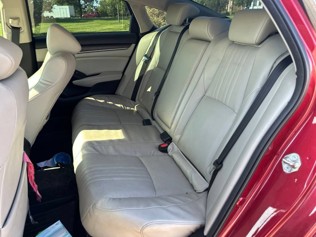 Used 2018 Honda Accord Touring image 14