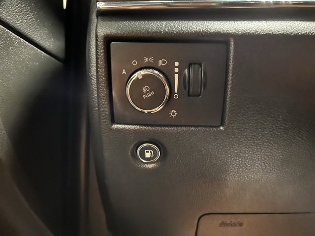 Used 2022 Jeep Grand Cherokee Limited image 37