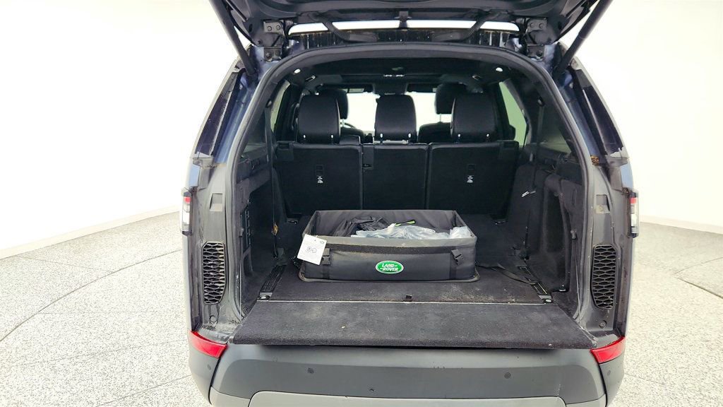 Used 2020 Land Rover Discovery SE AWD/4WD image 21