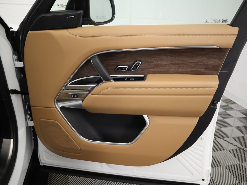 Used 2024 Land Rover Range Rover SE AWD/4WD image 25
