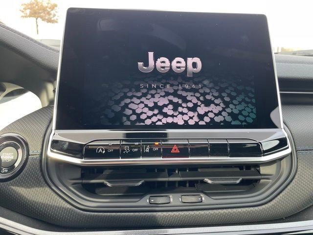 New 2026 Jeep Compass Latitude AWD/4WD image 17