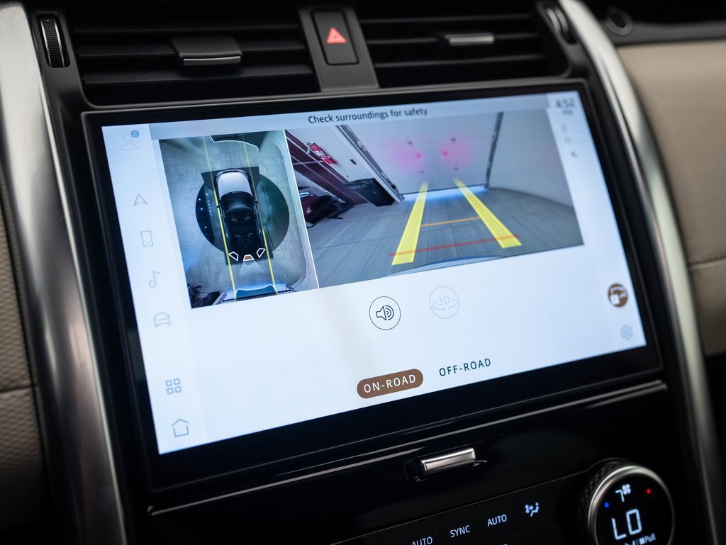 Used 2023 Land Rover Discovery S R-Dynamic image 31