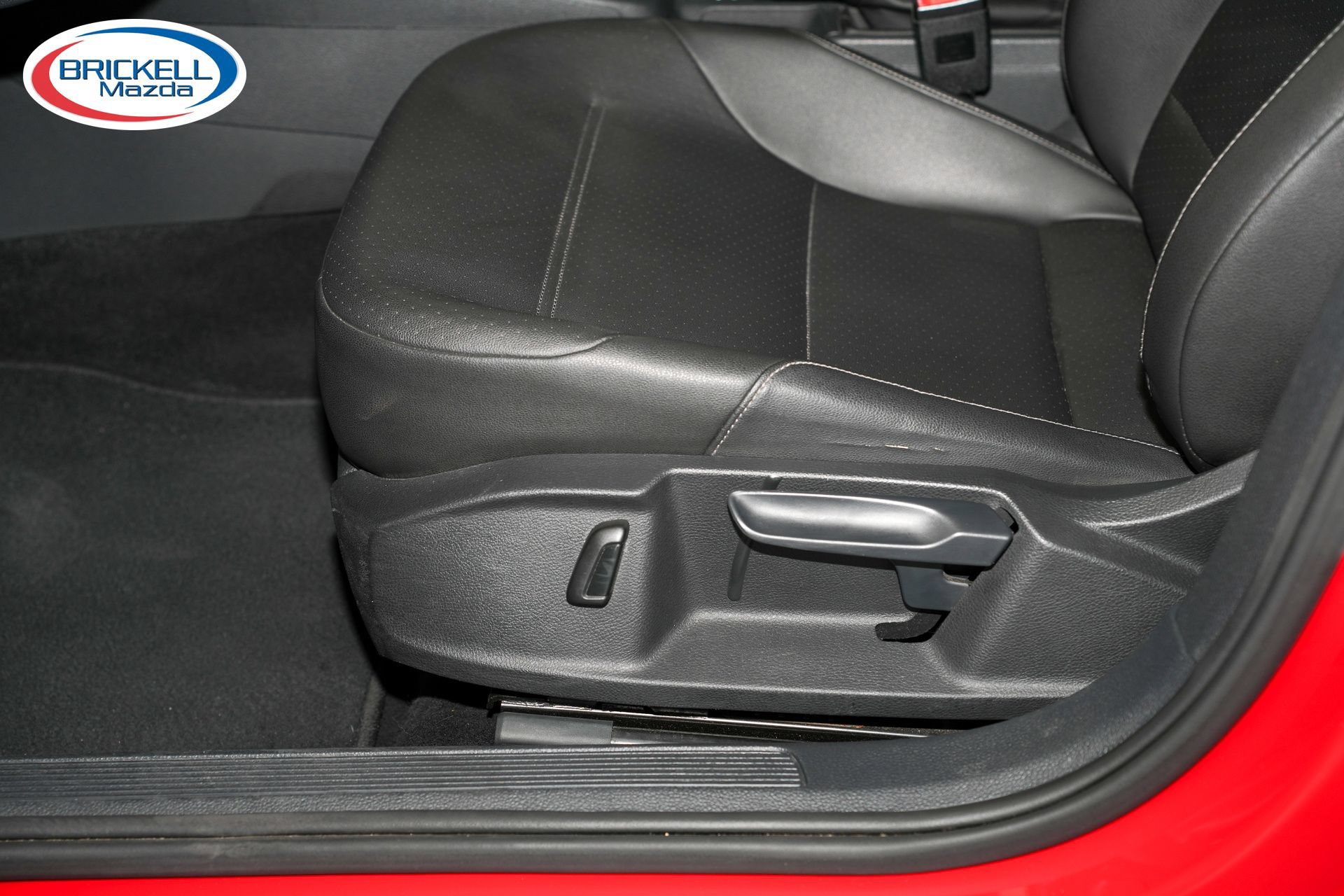 Used 2016 Volkswagen Golf SE FWD image 31