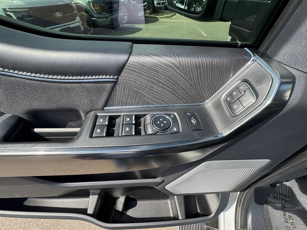 Used 2025 Ford F250 Platinum AWD/4WD image 18