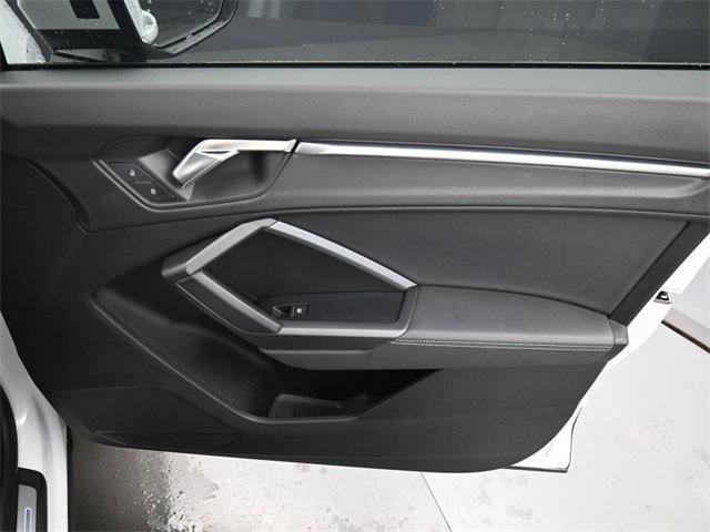 Used 2023 Audi Q3 2.0T Premium Plus w/ Premium Plus Package image 38