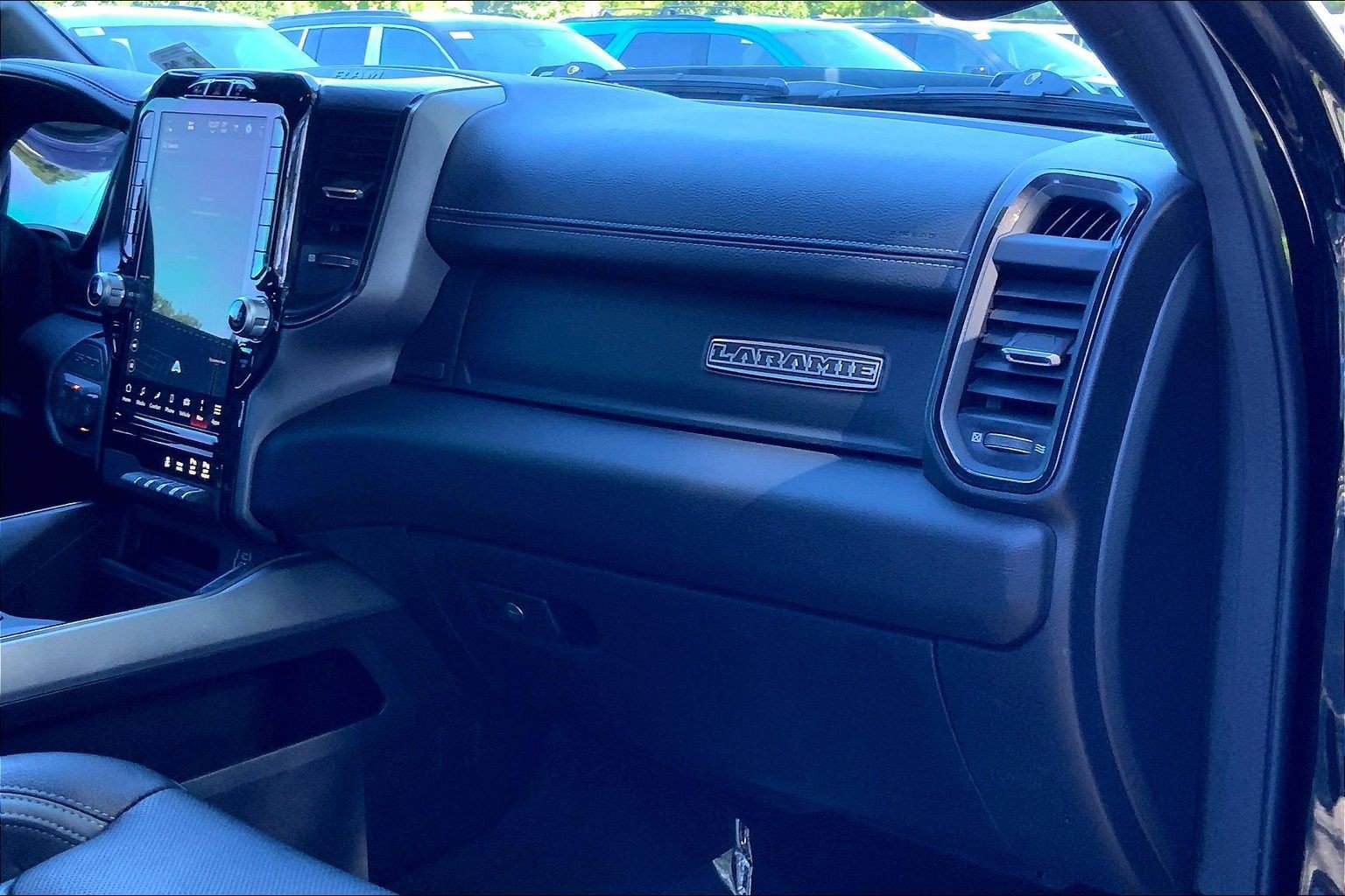 Used 2023 RAM 1500 Laramie AWD/4WD image 15