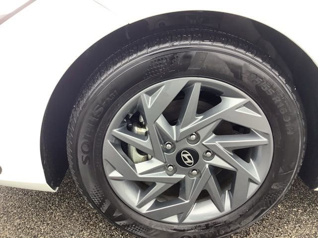 Certified 2024 Hyundai Elantra SEL image 31