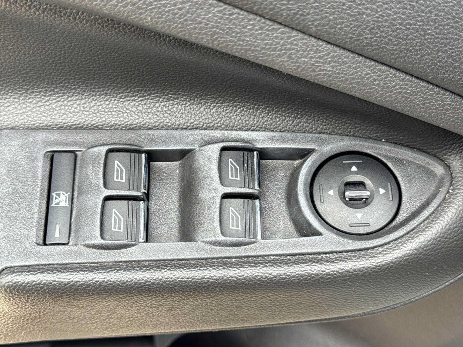 Used 2013 Ford Escape Titanium w/ Parking Technology Pkg AWD/4WD image 17