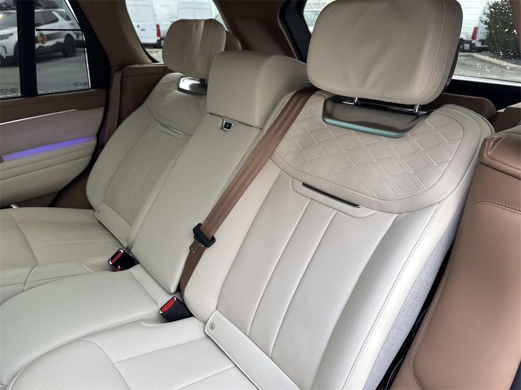 Used 2023 Land Rover Range Rover SV image 16