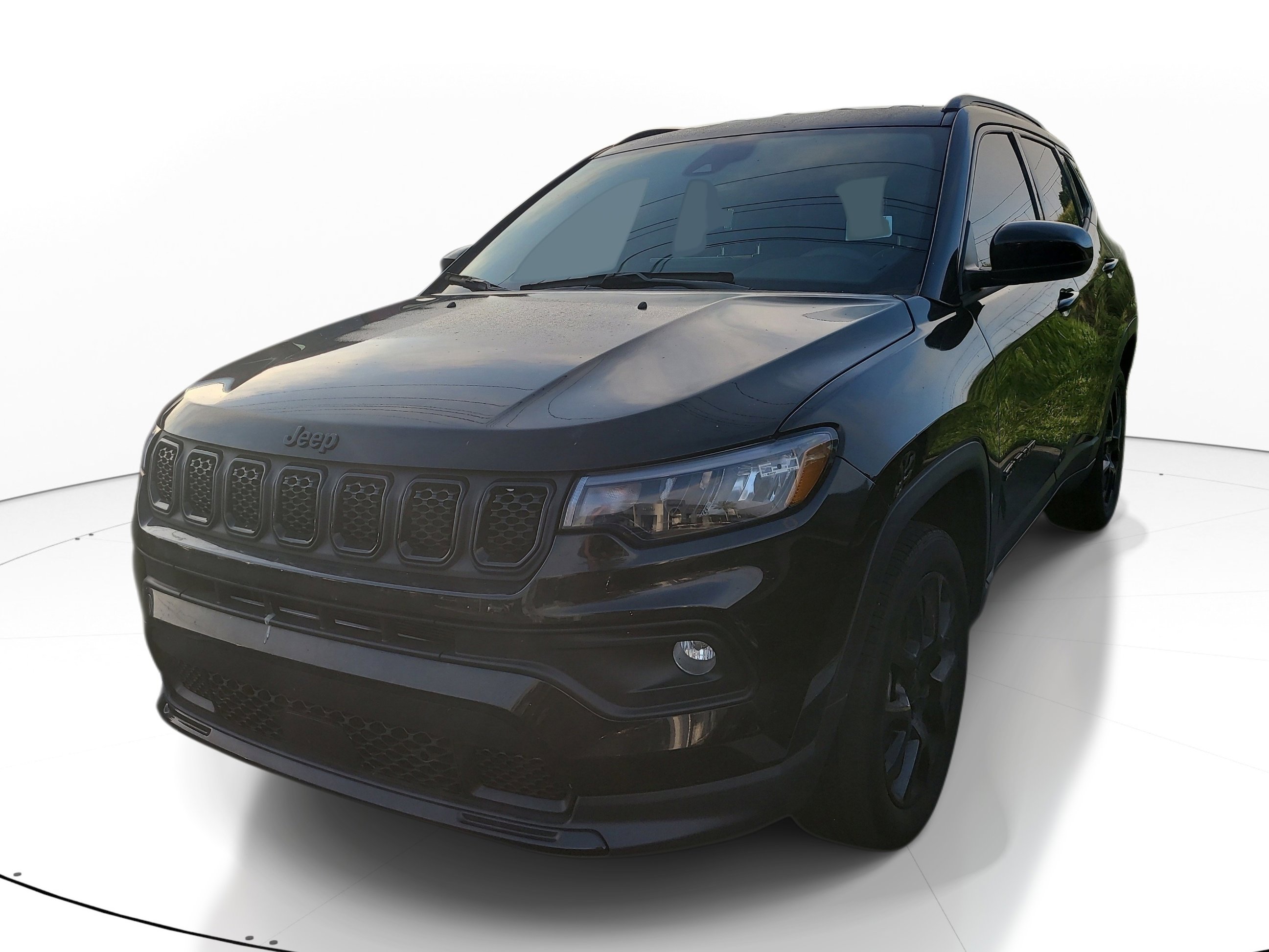 Used 2023 Jeep Compass Latitude AWD/4WD image 3