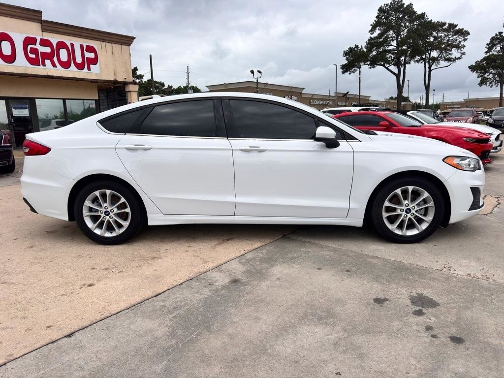 Used 2020 Ford Fusion SE FWD image 12