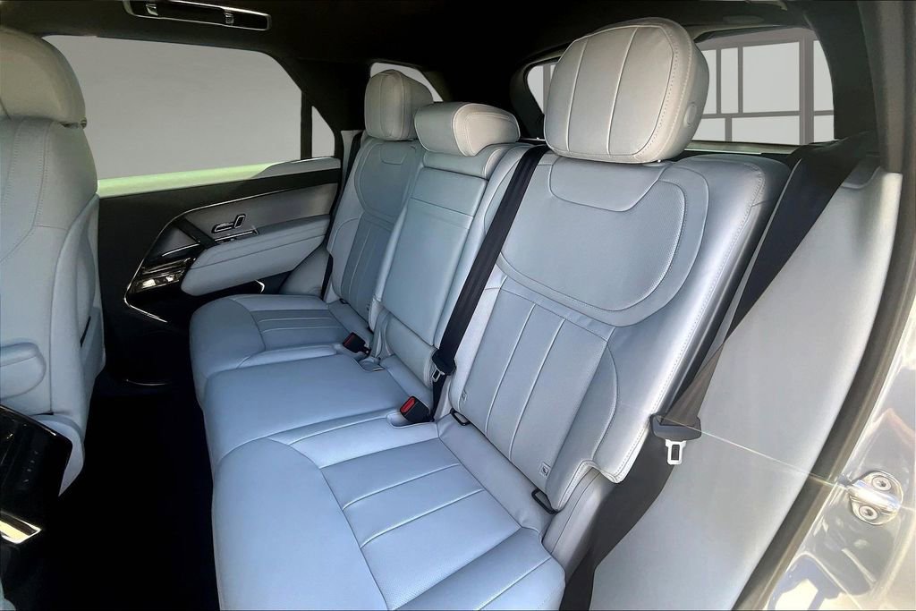 Used 2026 Land Rover Range Rover Sport SE image 27