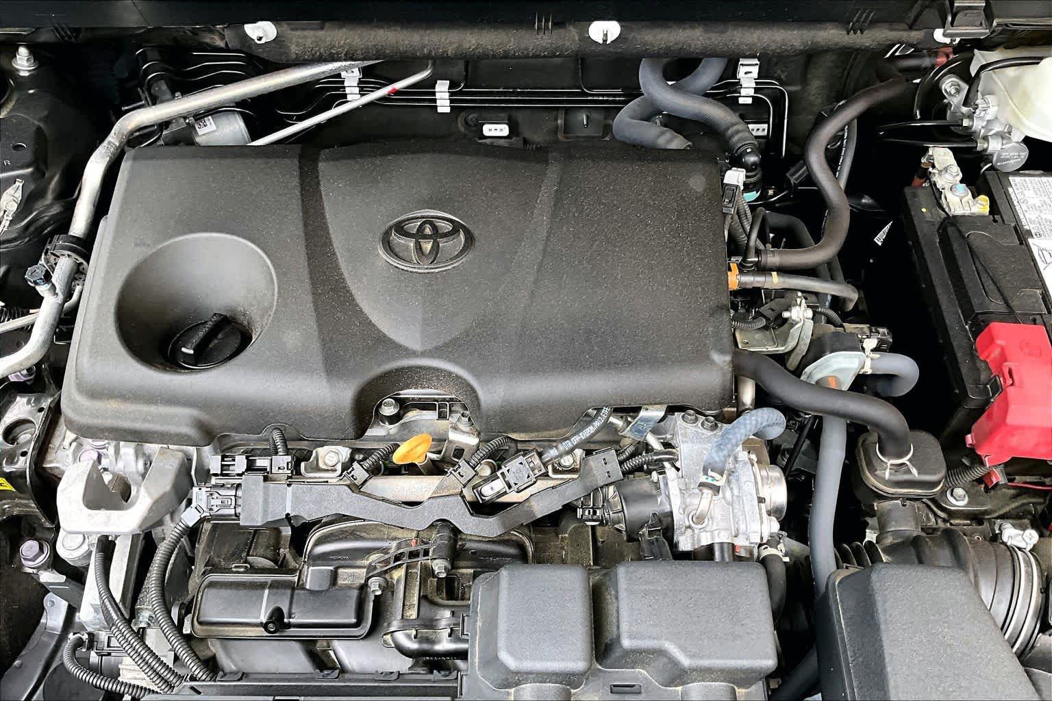 Certified 2023 Toyota RAV4 LE FWD image 33