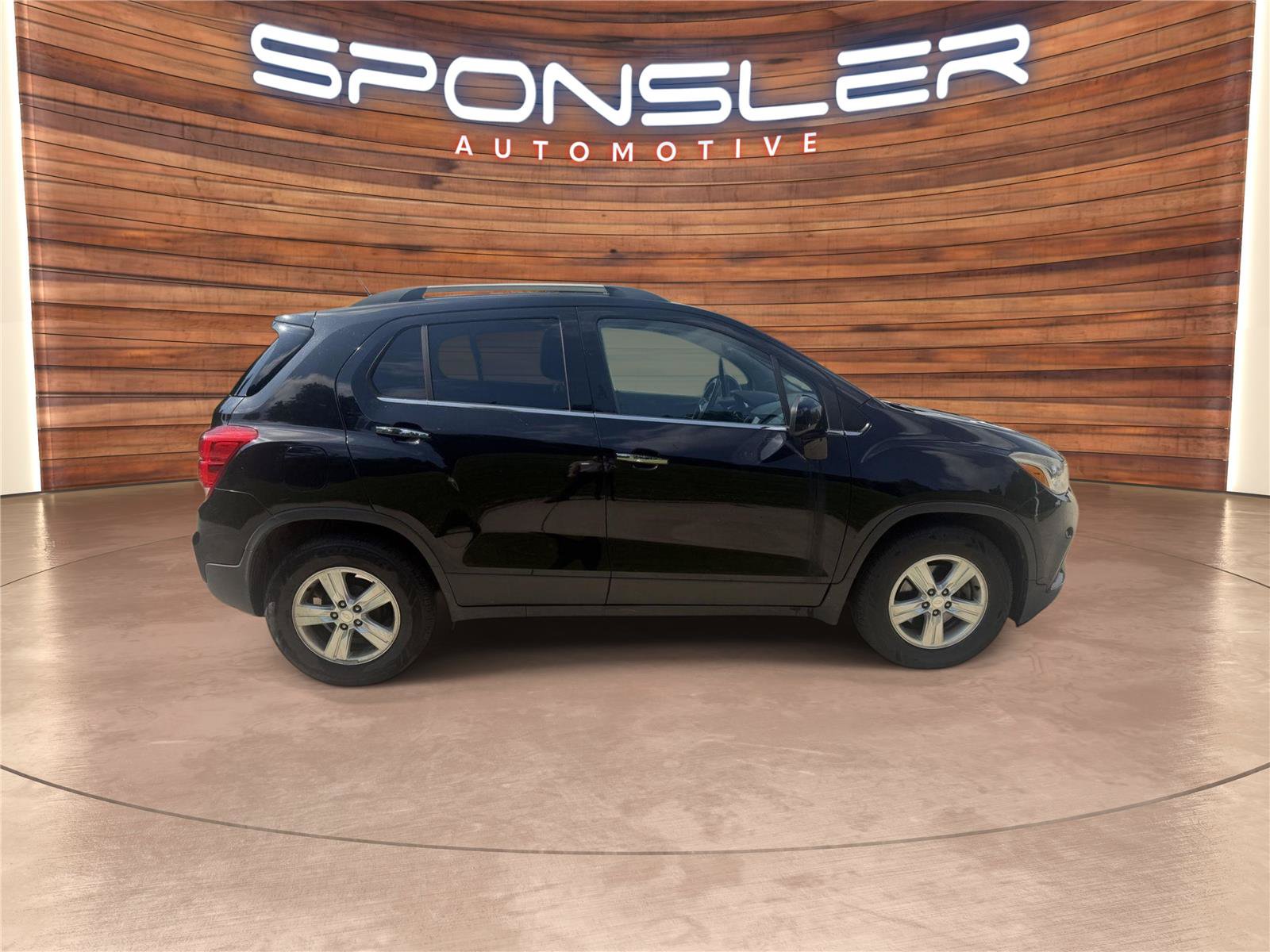 Used 2018 Chevrolet Trax LT w/ LT Convenience Package FWD image 7