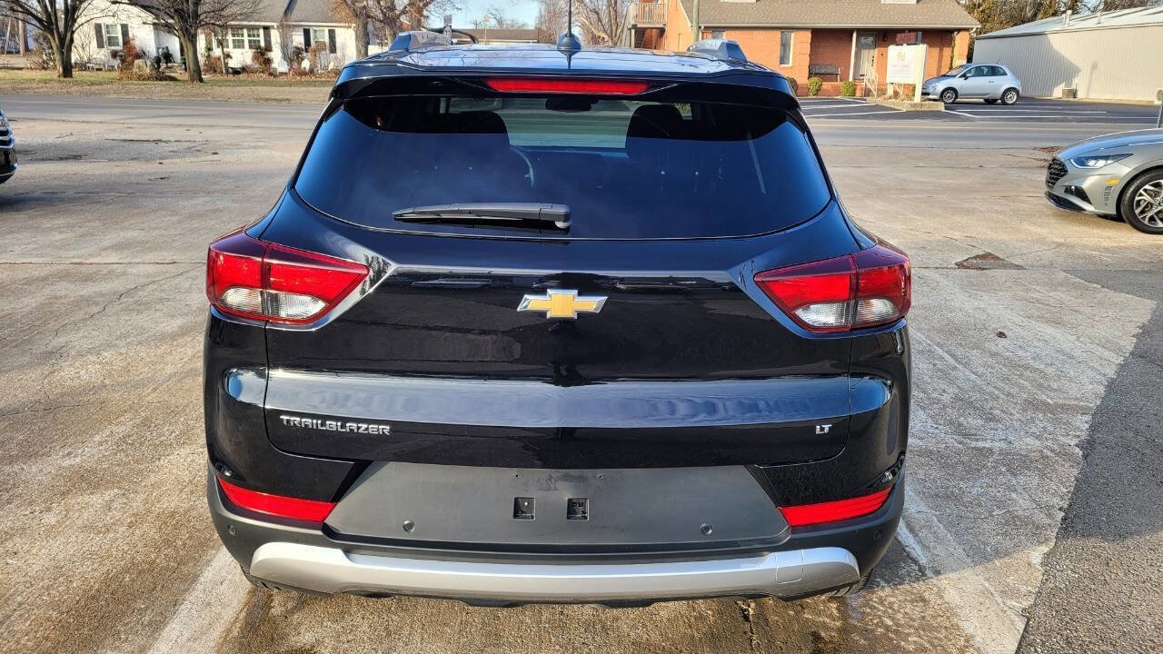 Used 2025 Chevrolet TrailBlazer LT w/ Driver Confidence Package image 8