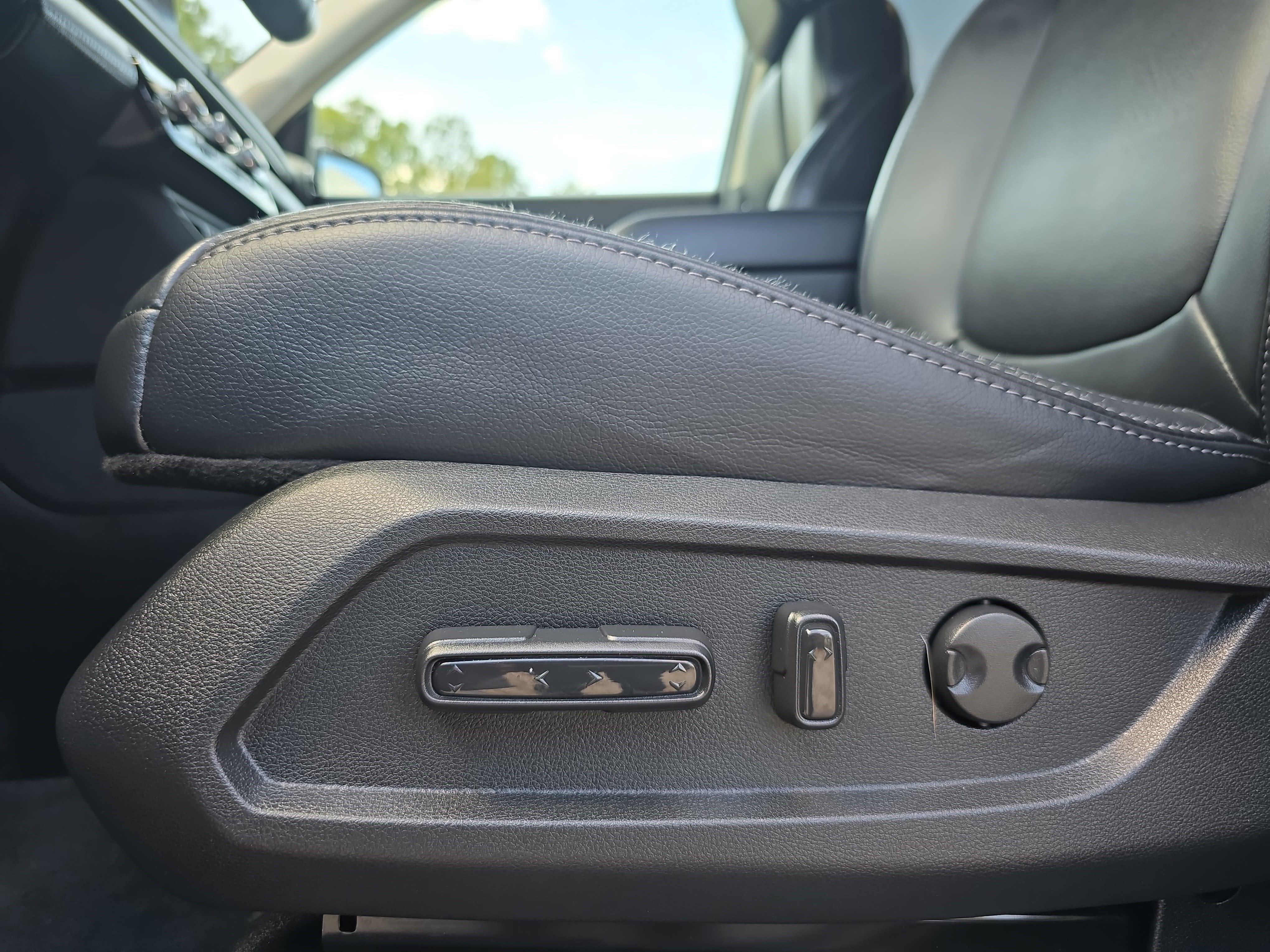 Used 2025 Honda Pilot EX-L image 31