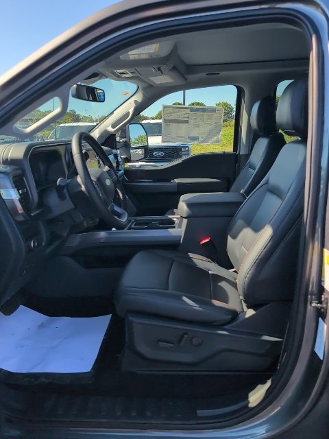 New 2026 Ford F250 4x4 Crew Cab Super Duty image 2
